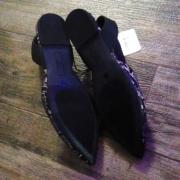 Wor Globe Snake Flat Shoes - Picture 5 of 6